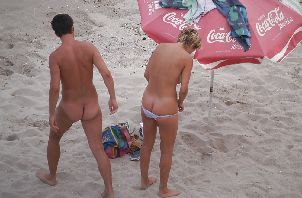 Top coppia nudista sulla spiaggia fkk #101489229