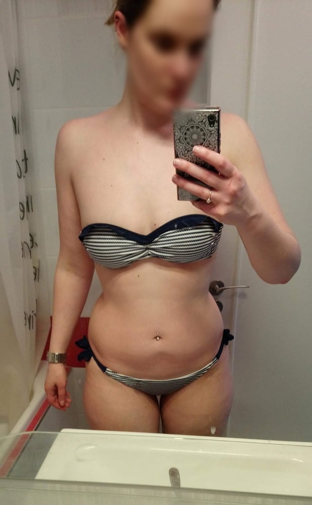 Ma femme et ses maillots de bain #80671229