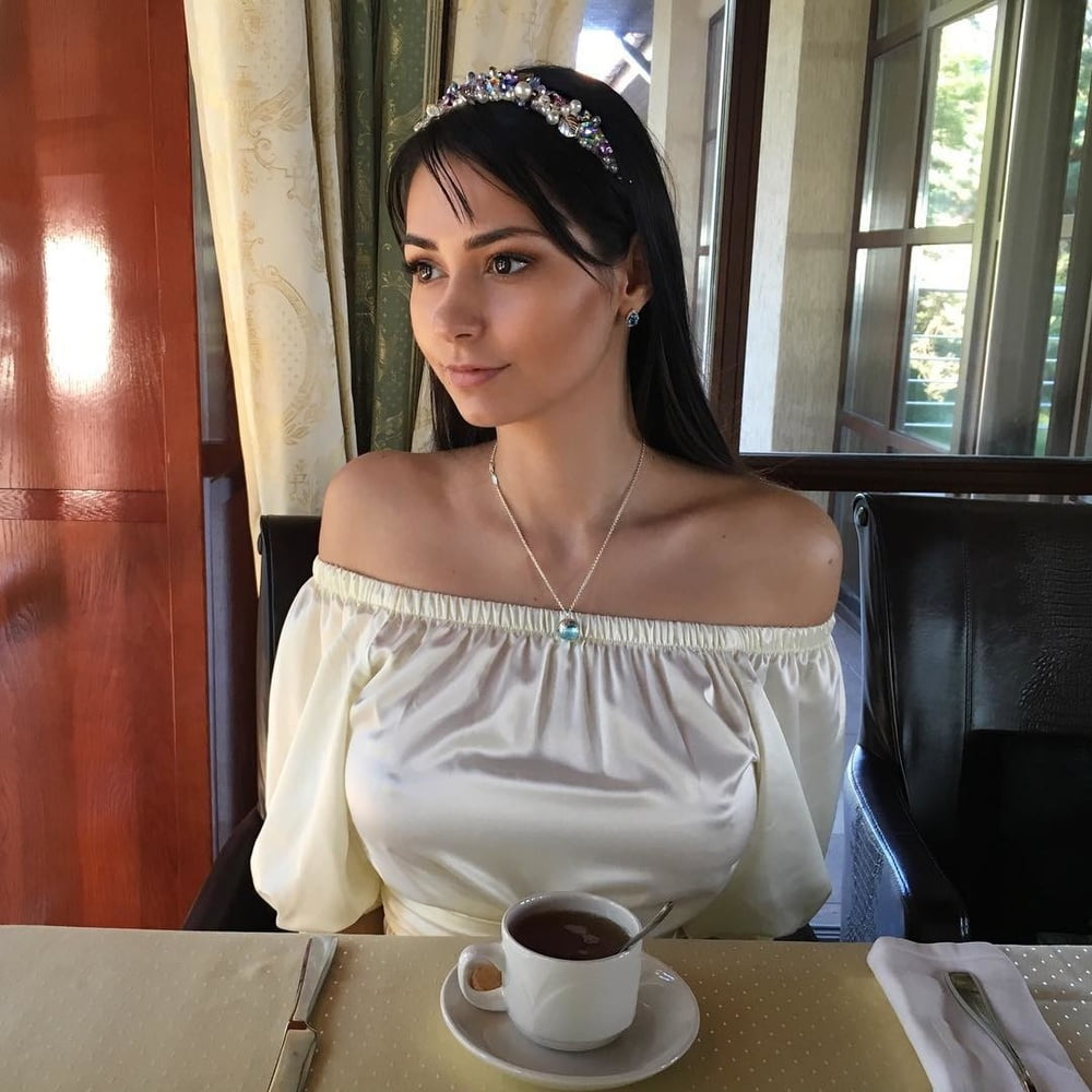 Junge kleine Latina
 #96537466