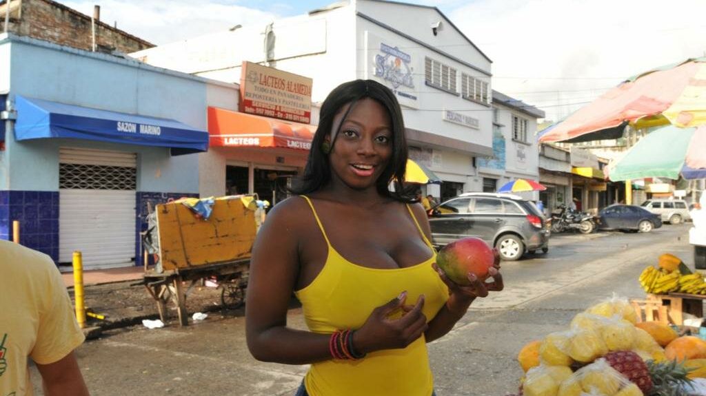 Karina Colombiana desnuda #109606542