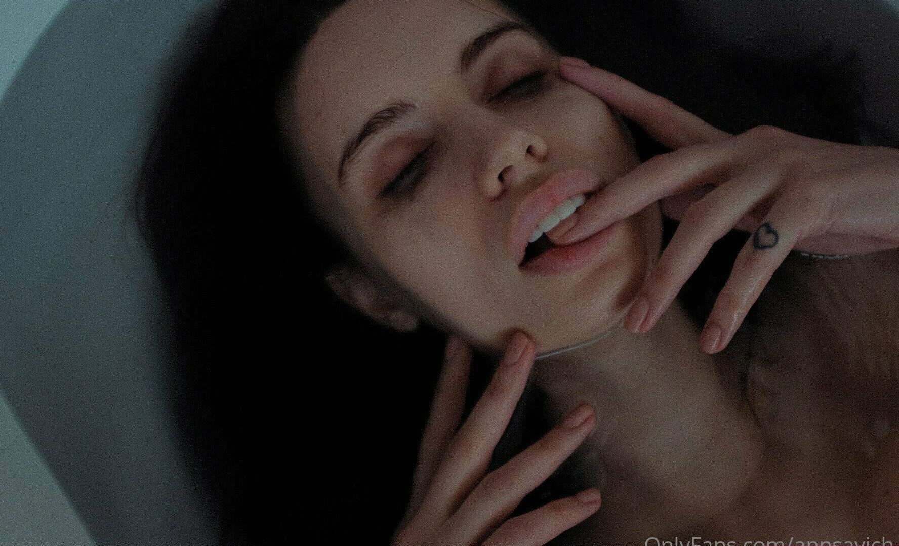 Anna Savich desnuda #108983693
