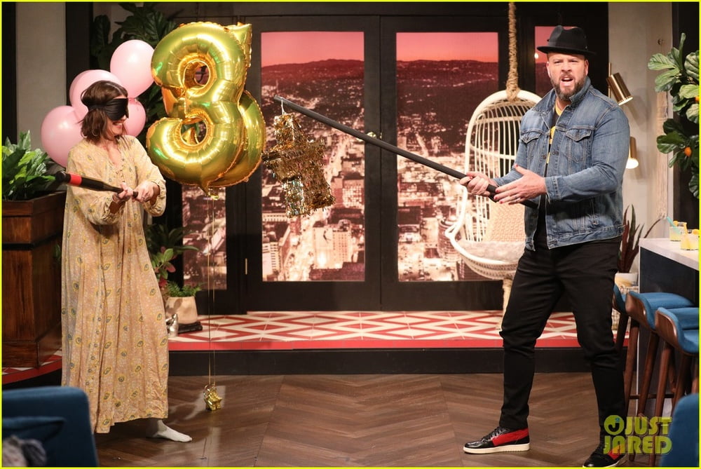 Mandy moore - busy tonight (8 apr 2019)
 #103044337