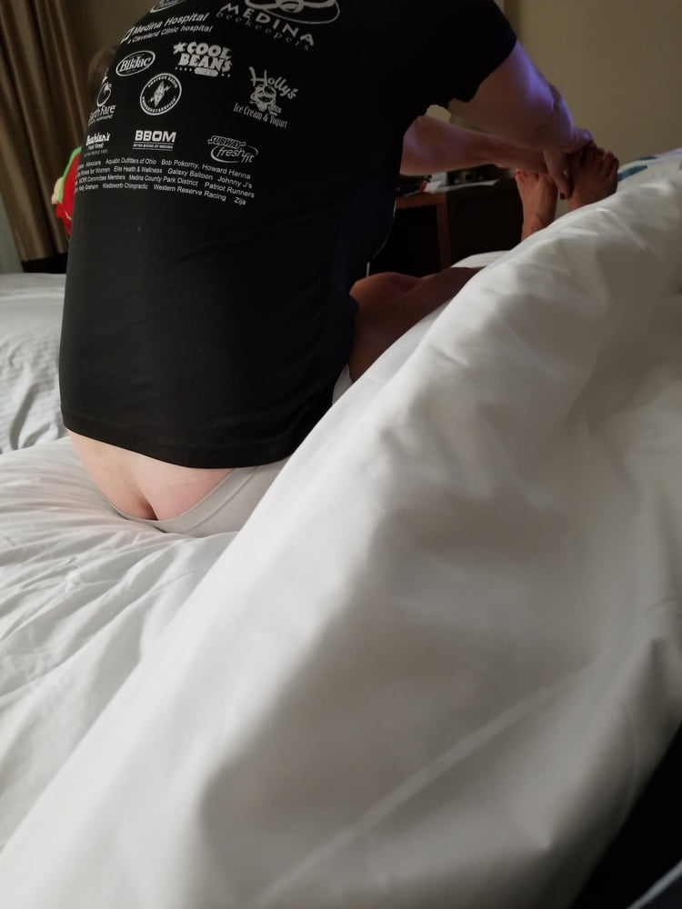 Wife randomly and unknowingly reveals her butt #91983543