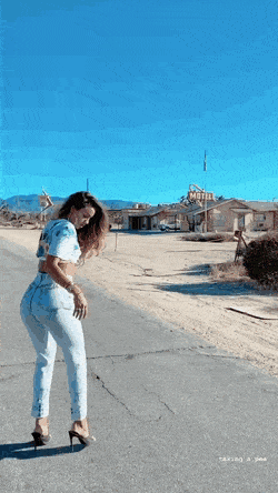 Dea sommer ray gifs
 #97575333