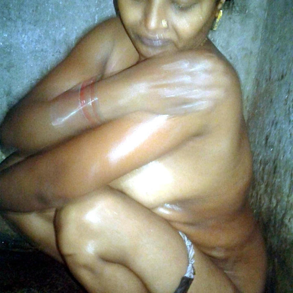 Desi villager bath
 #92480226