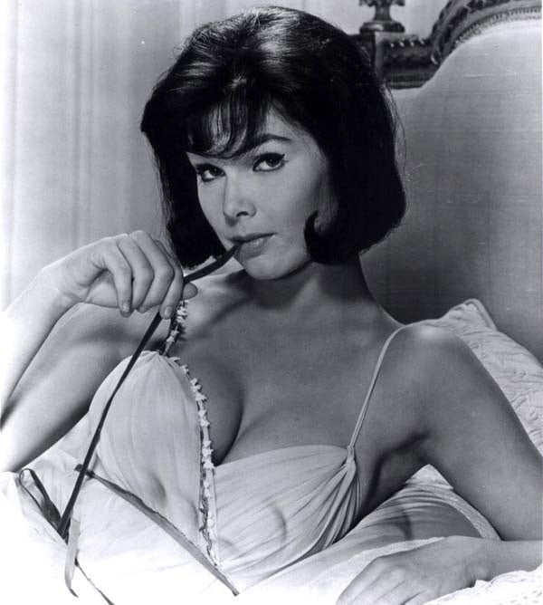 Más yvonne craig
 #91909521