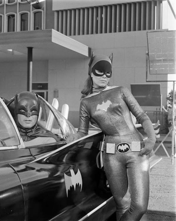 Más yvonne craig
 #91909628