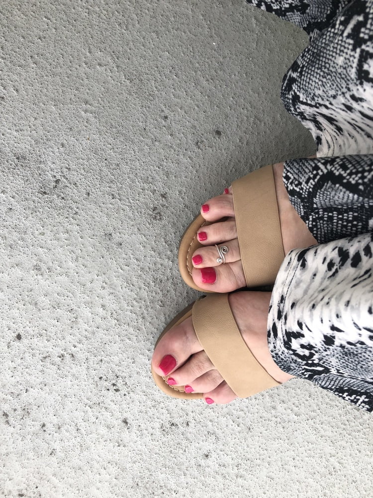 Feet and toes! #90023090