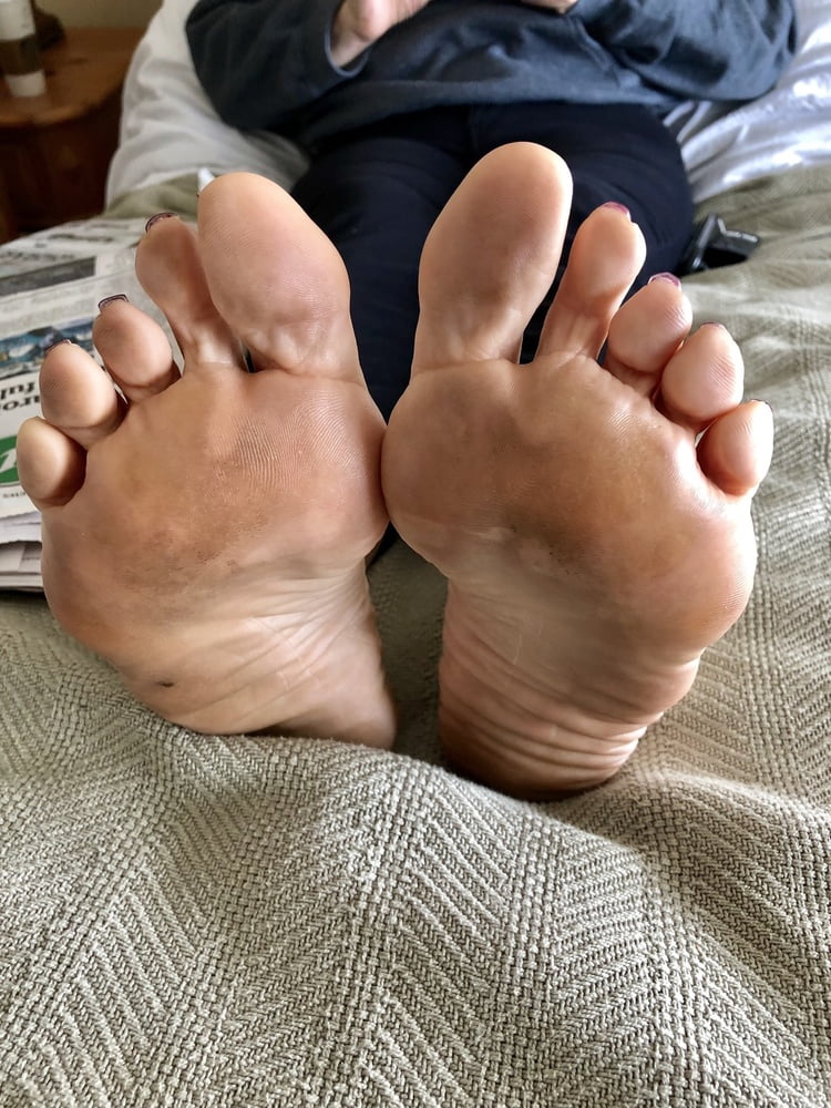 Feet and toes! #90023094