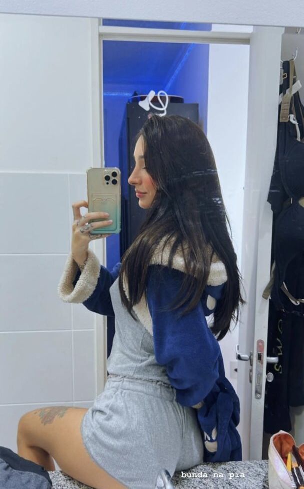 Caputile desnuda #108312828