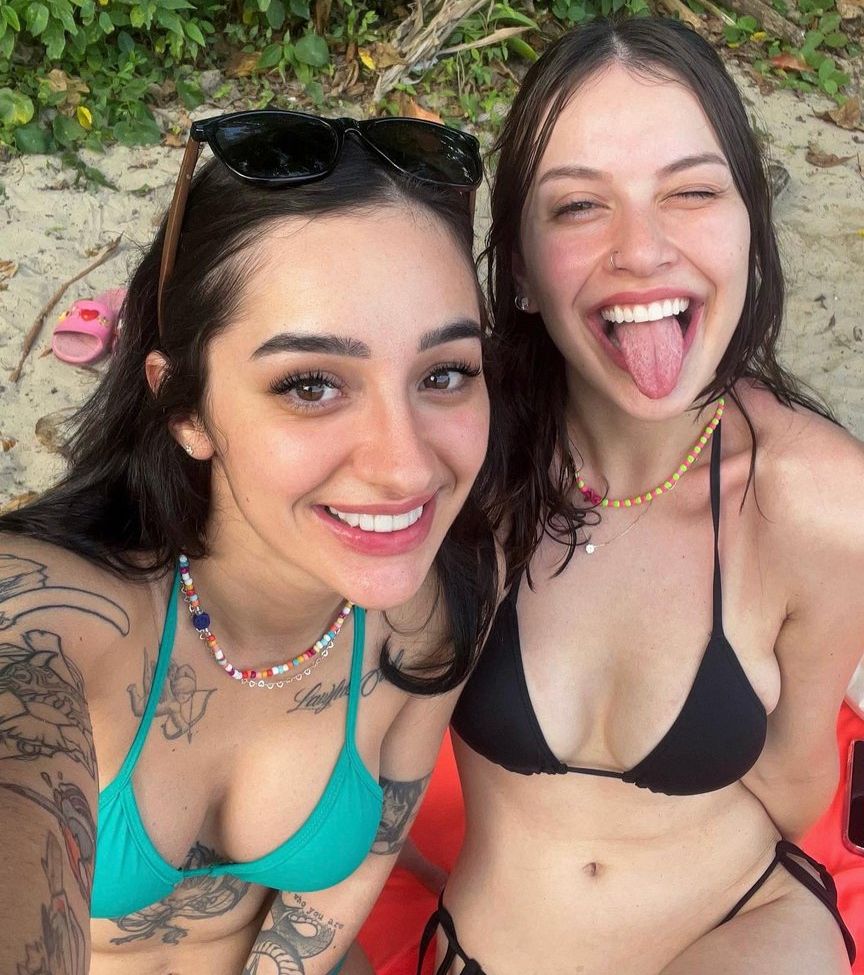 Caputile desnuda #108312832