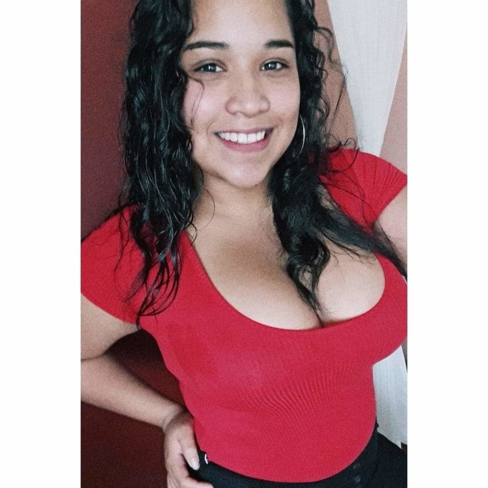 Buchonas bigg breast
 #97179861