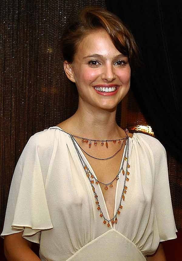 Les tetons qui pointent
 #105038635