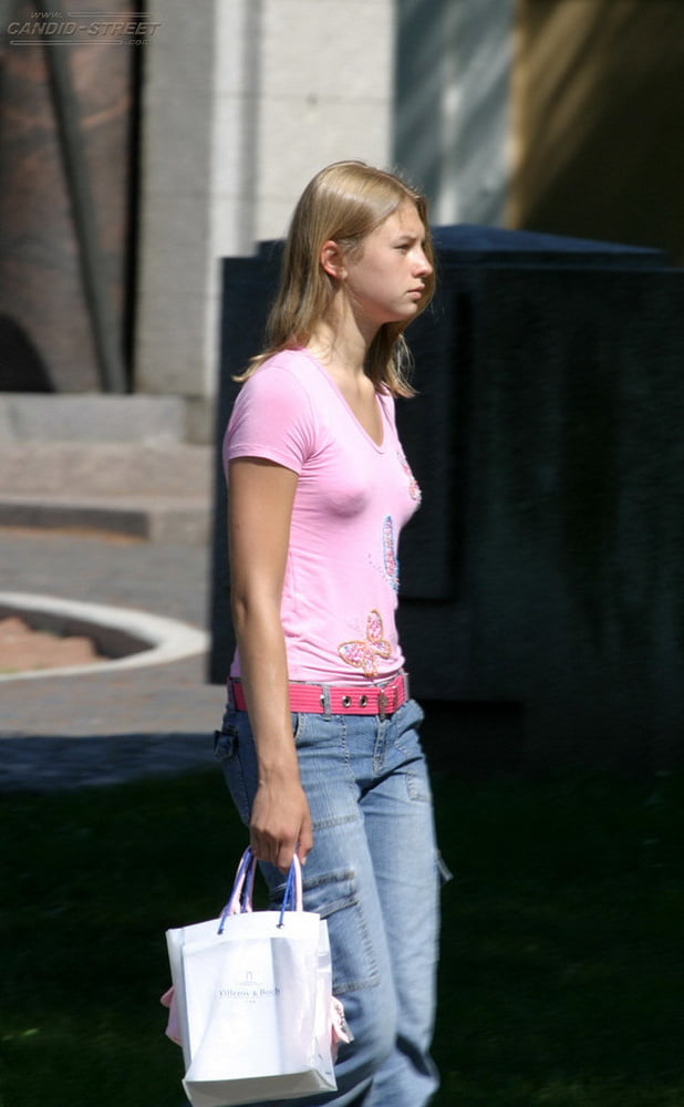 Les tetons qui pointent
 #105038652