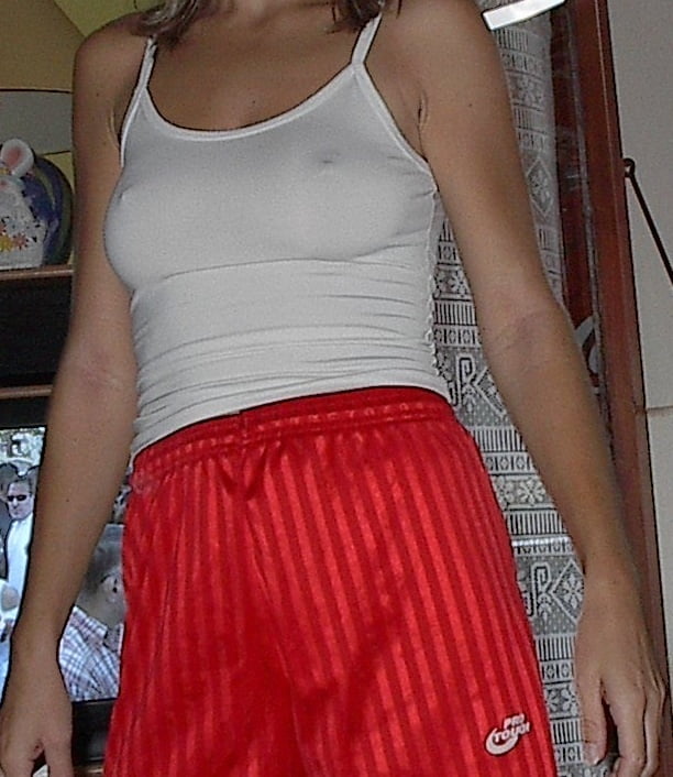 Les tetons qui pointent
 #105038676