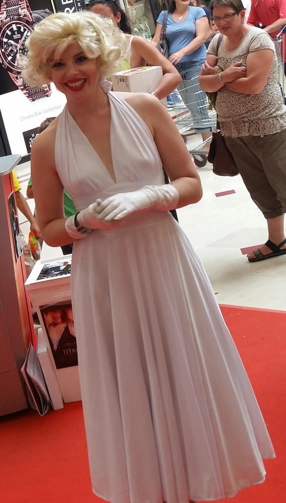 Les tetons qui pointent
 #105038785