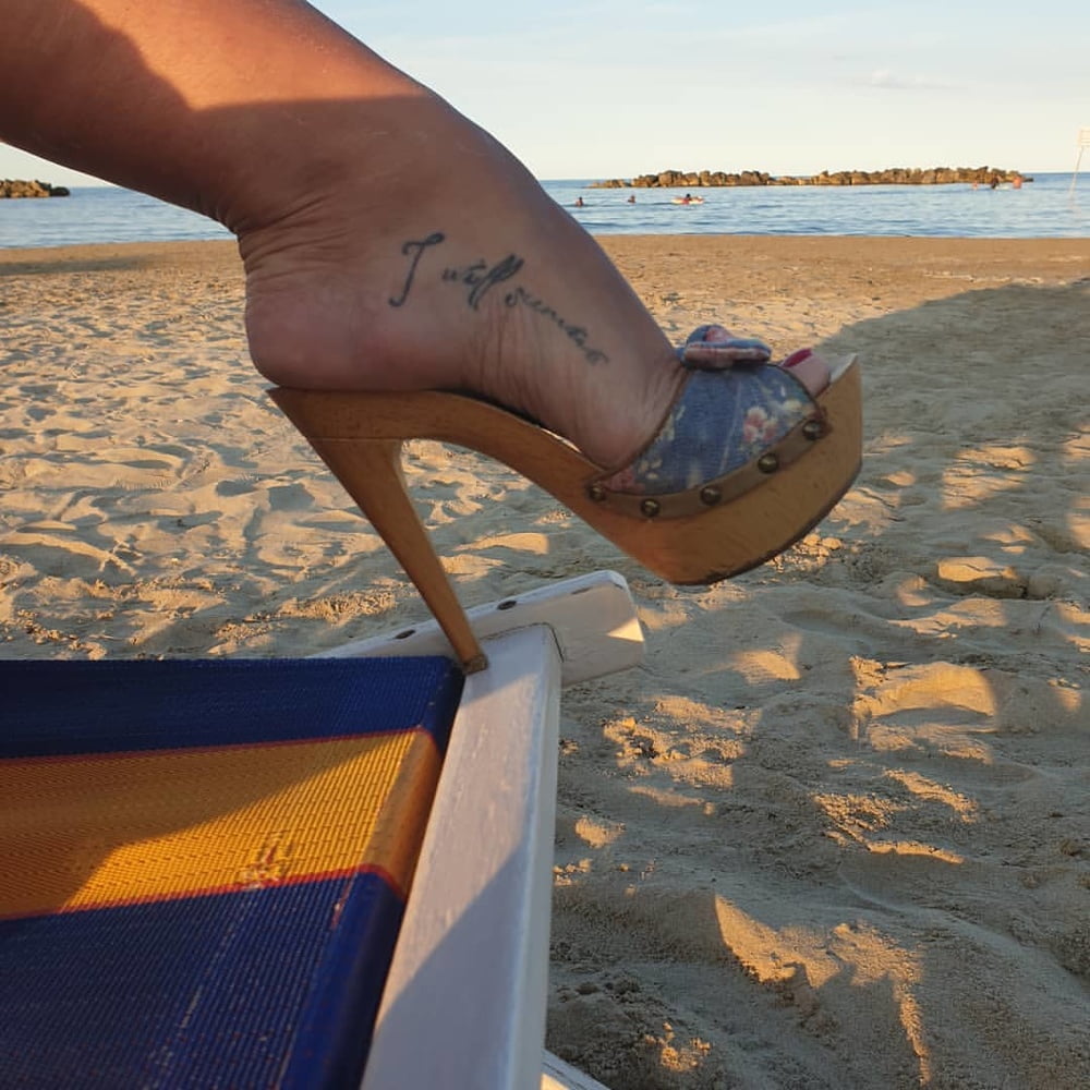 Piedi da sborra 17 #80387040