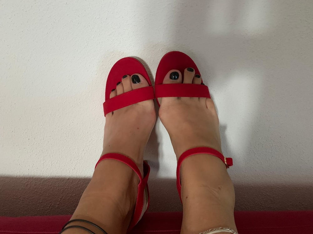 Scarpe, piedi e gambe sexy
 #90032178