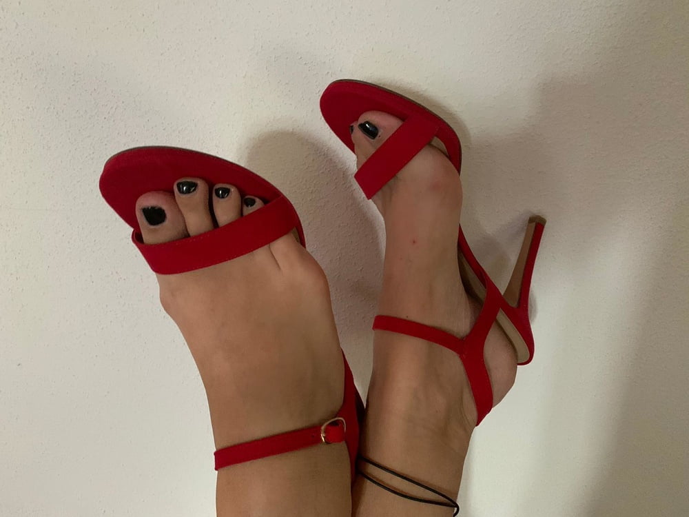 Sexy Schuhe, Füße und Beine
 #90032179