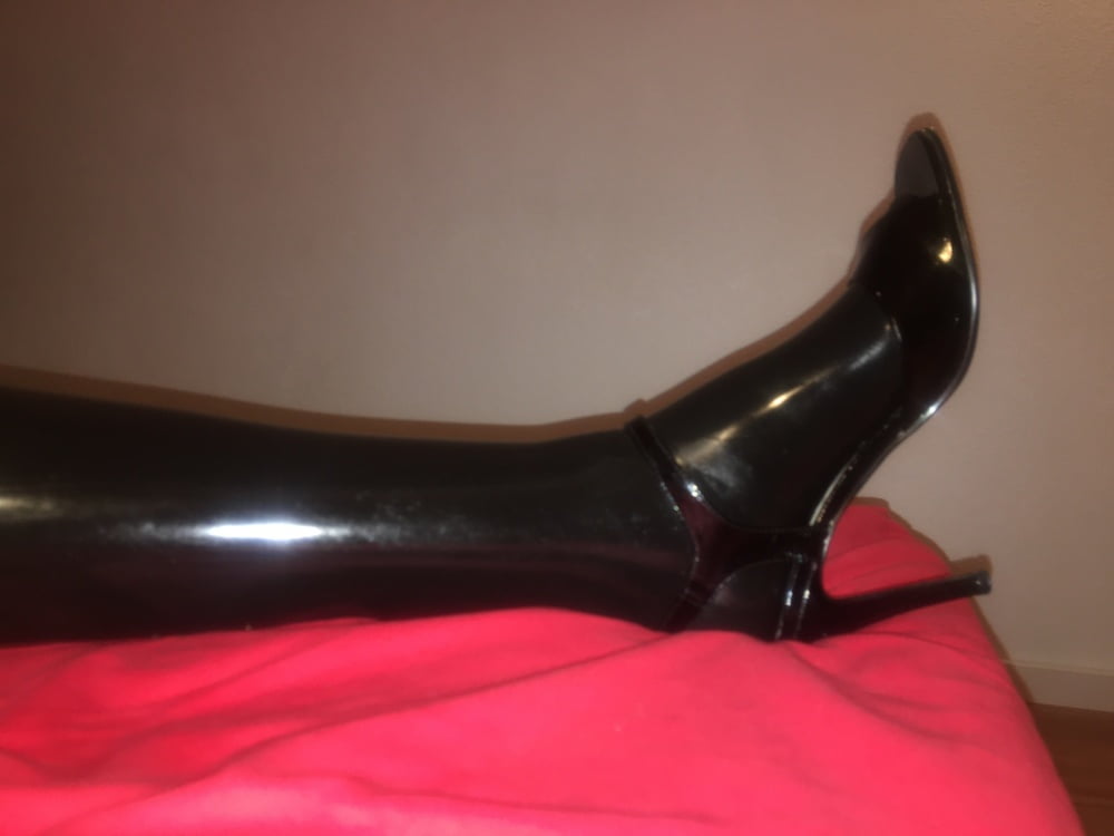 Scarpe, piedi e gambe sexy
 #90032205