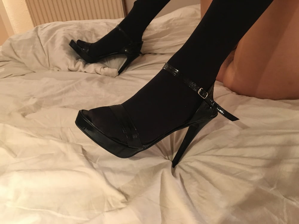 Scarpe, piedi e gambe sexy
 #90032209