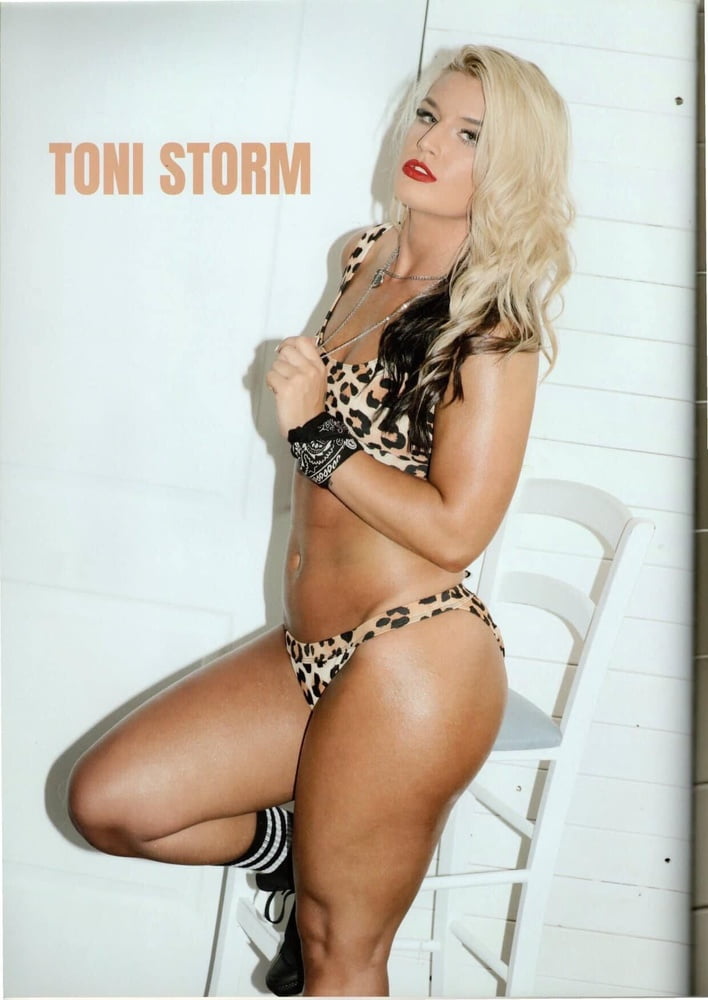 Toni storm wrestling babe mega collezione
 #100299919