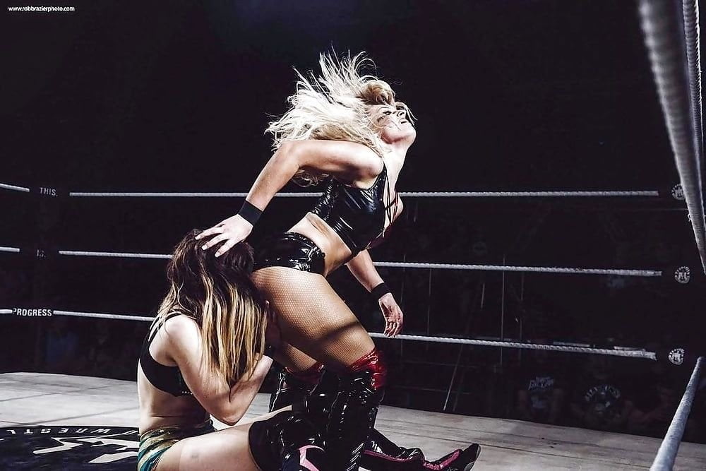 Toni storm wrestling babe mega collezione
 #100300030