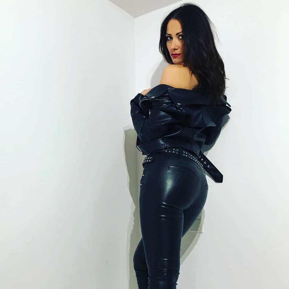 Insta leather babe missalinadark
 #106408756