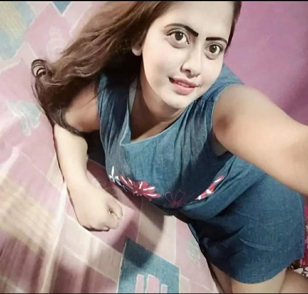 Girl gallery #94845682