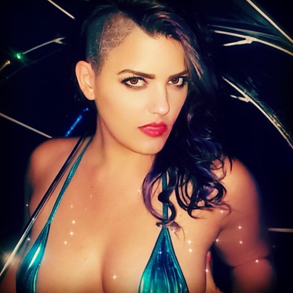Random Stuff That I Find Hot - The Sidecut 3 #81822949