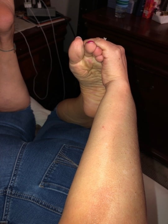 Exposed latina mature slut with fat ass and wrinkled feet #87453614