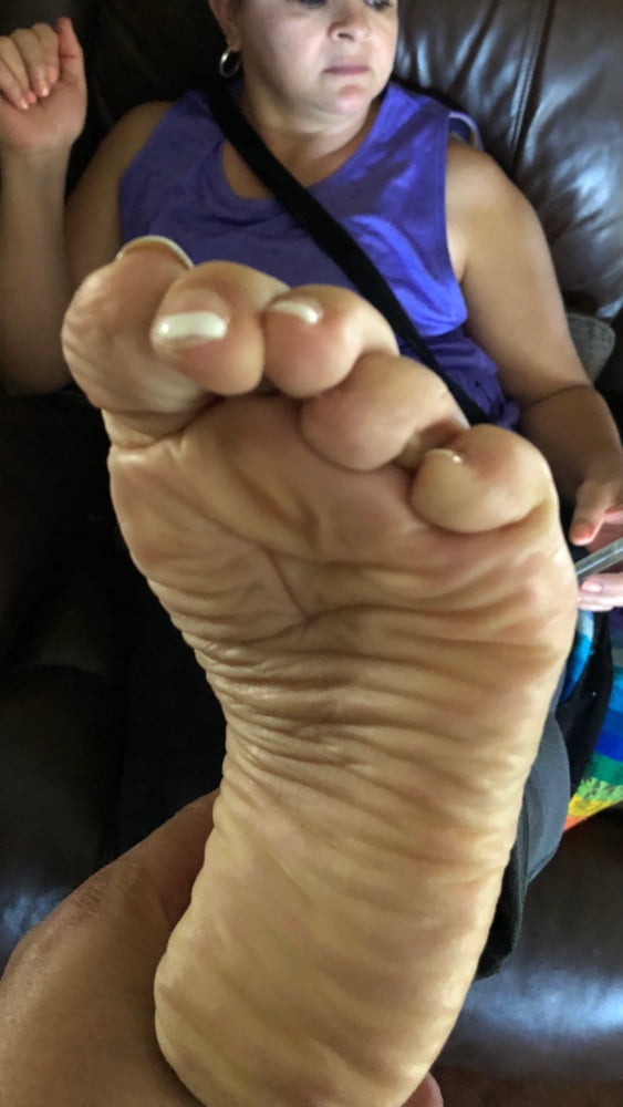 Exposed latina mature slut with fat ass and wrinkled feet #87453861