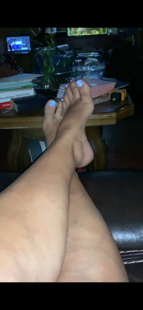 Exposed latina mature slut with fat ass and wrinkled feet #87453935