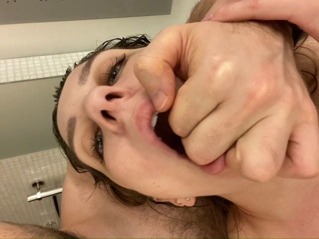 虐待された売春婦 #94207087