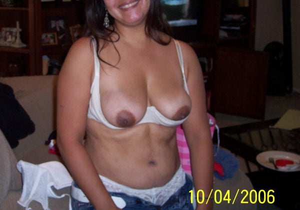 Latina tetona
 #103675254