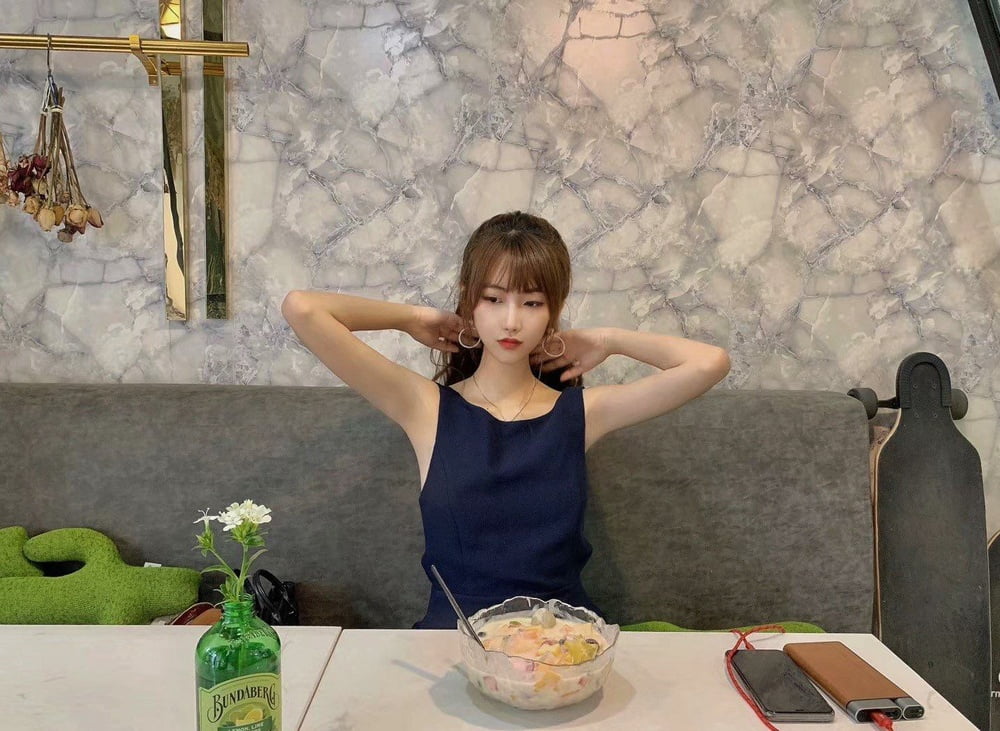 中国人女性のファック
 #90689708