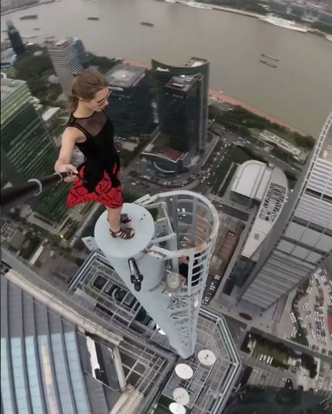Do Not Look Down #104968099