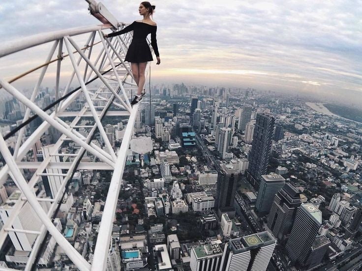Do Not Look Down #104968106
