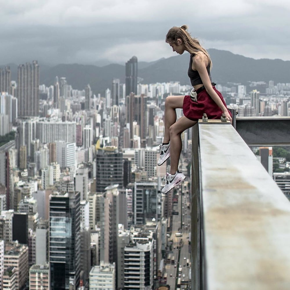 Do Not Look Down #104968108