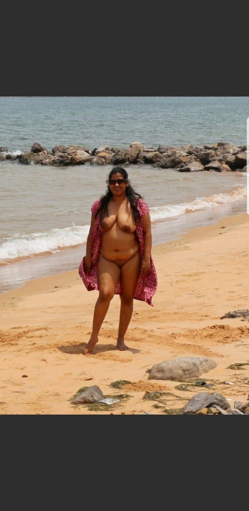 Exposing aunty #93033441