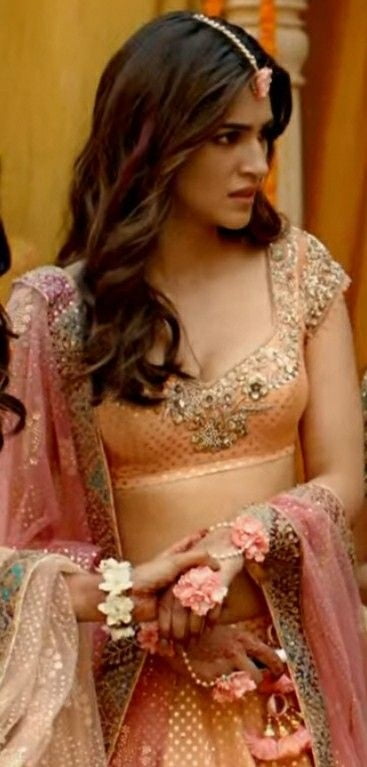Kriti sanon lanja sexy expressions #80680328