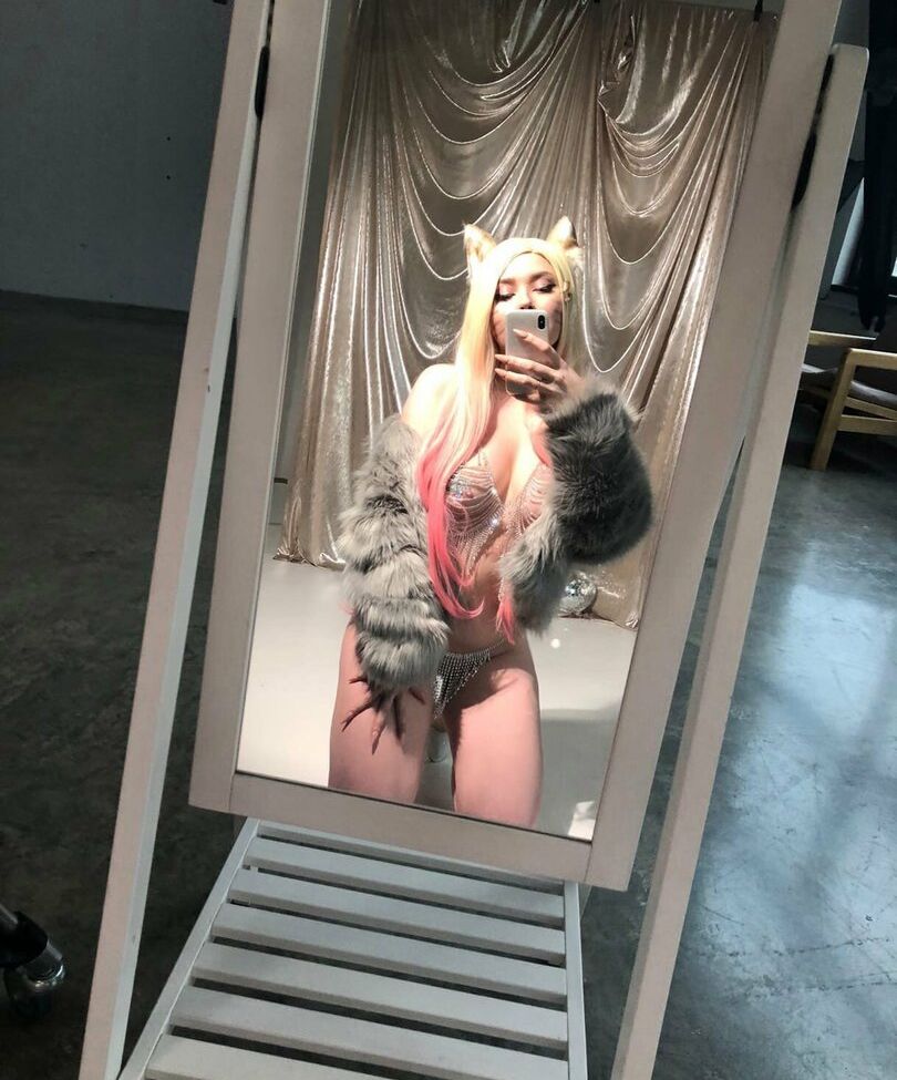 Hessakai desnuda #108366077