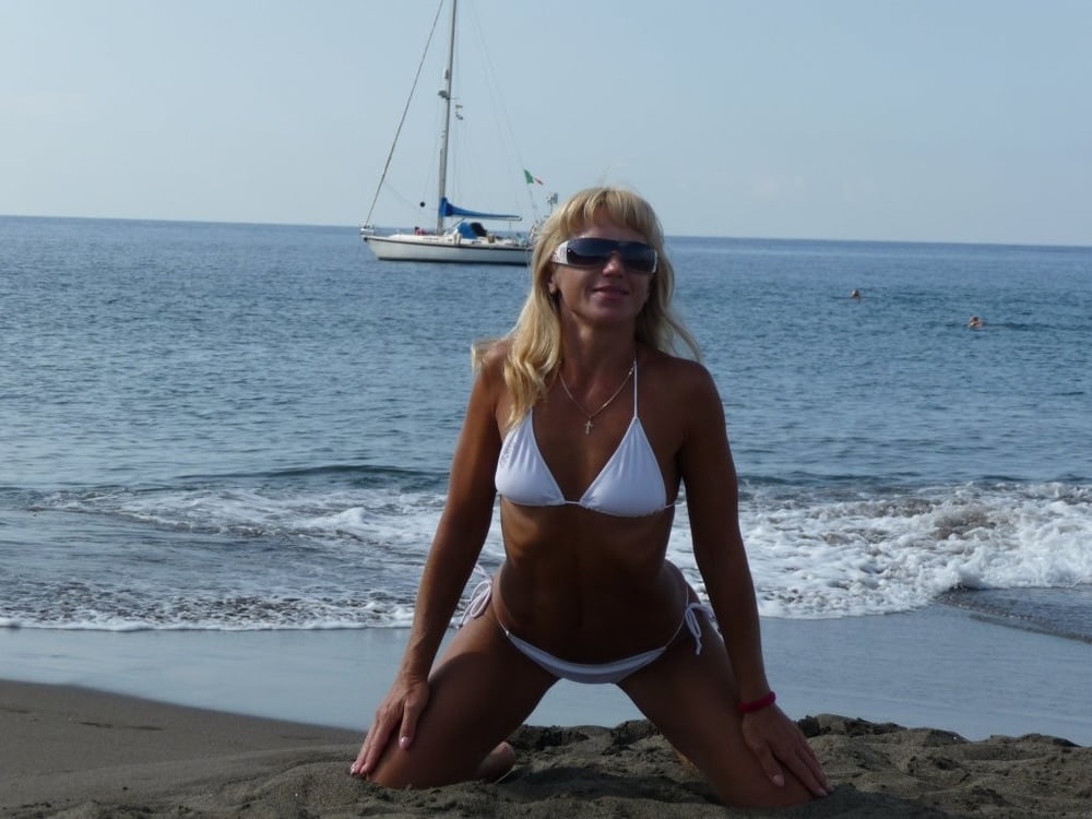 Flashing At The Beach #90903494