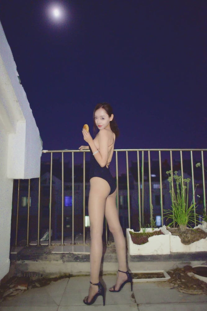 Sexy chinesisches Mädchen
 #102558026