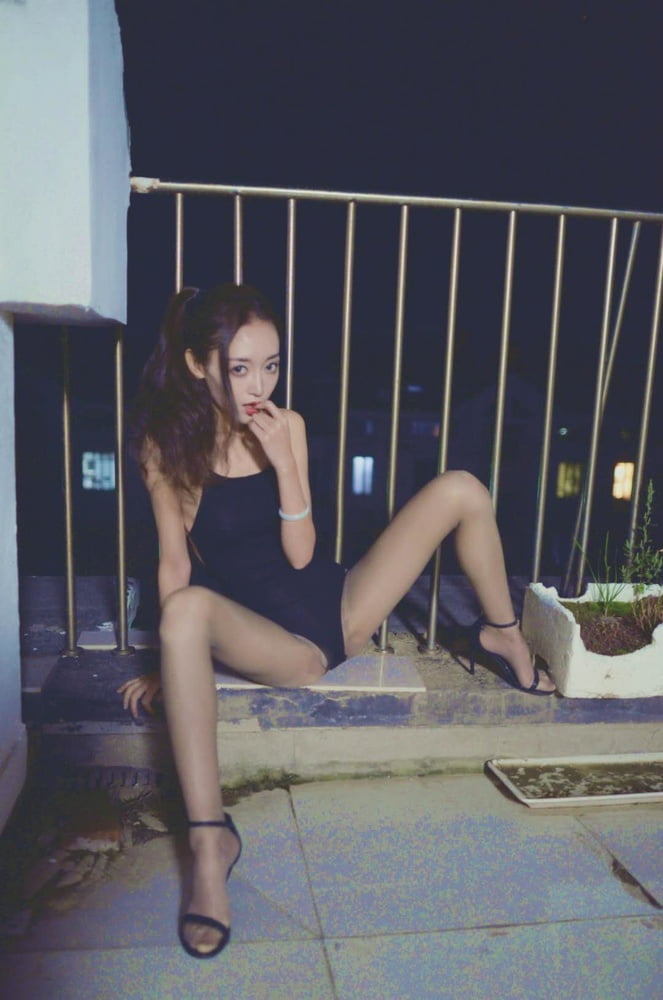 Sexy chinesisches Mädchen
 #102558029