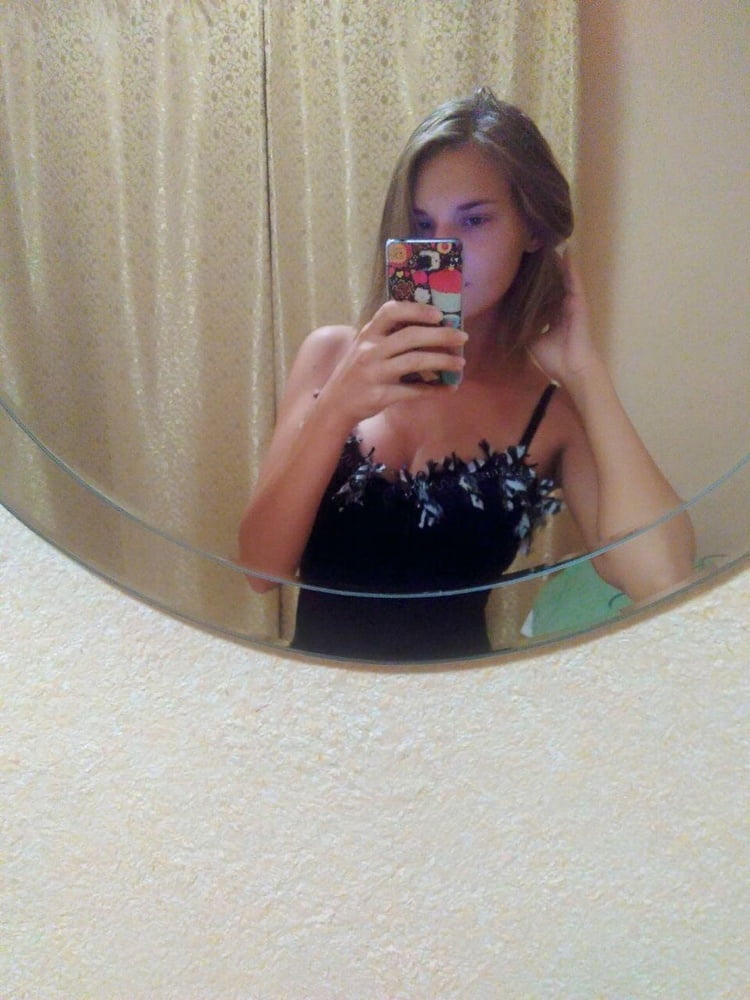 Valeria durchgesickert teen selfies
 #84250257