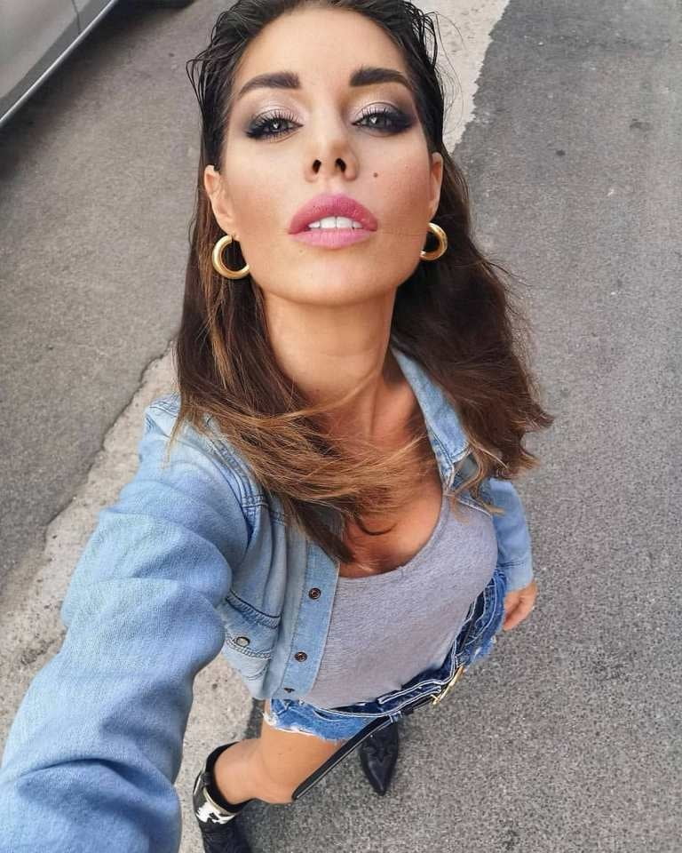 Bianca atzei
 #92911003