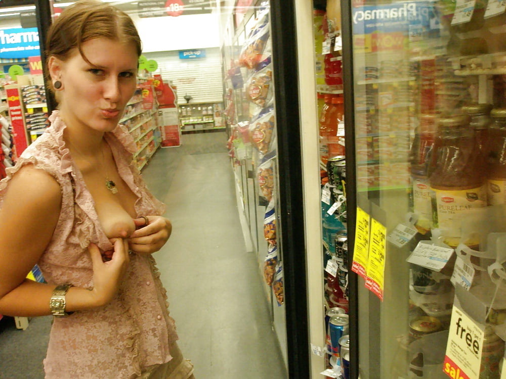 FLASHING IN SHOPS #92541048