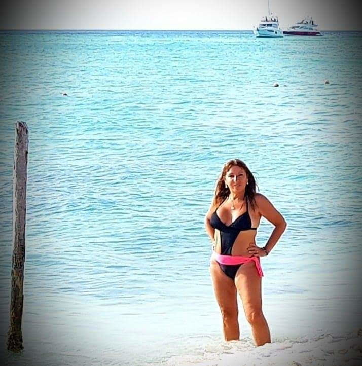 Milf caliente exhibicionista marido cornudo, tetona madura
 #103639169