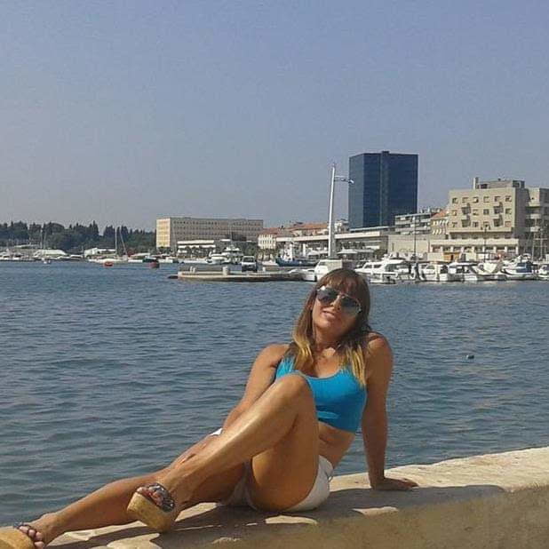 Milf caliente exhibicionista marido cornudo, tetona madura
 #103639193